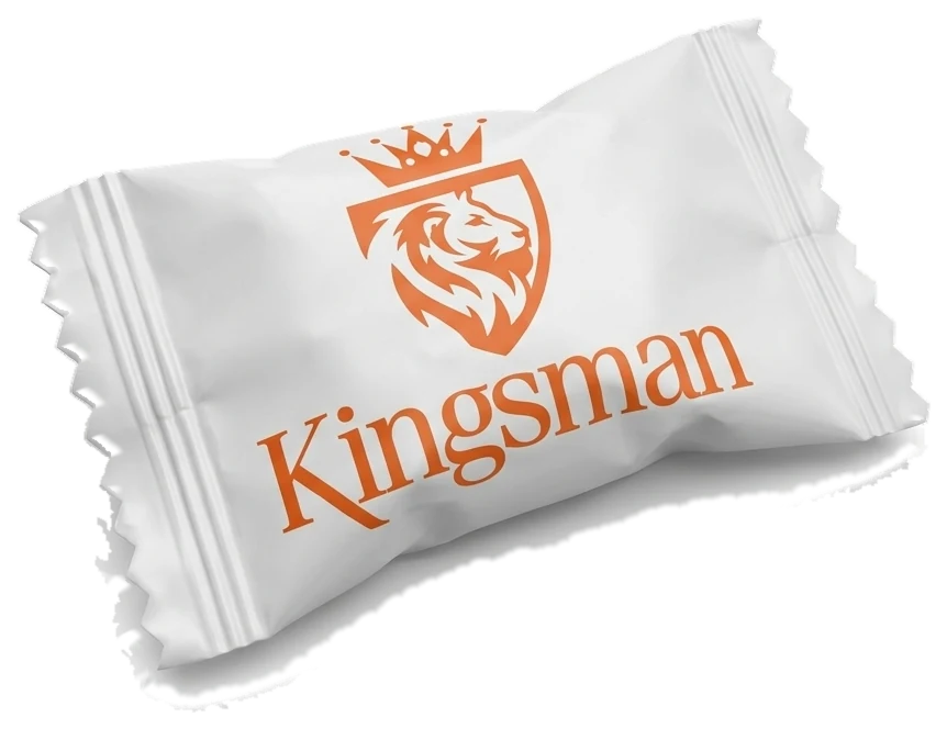 Bonbon Kingsman dans son sachet blanc imprimé du lion couronné